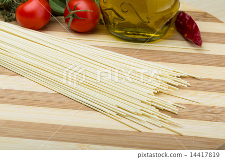 Egg spaghetti 14417819