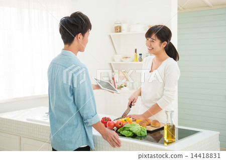 年輕夫婦形象 14418831