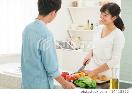 年輕夫婦形象 14418832