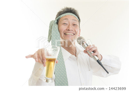 middle businessman 14423699