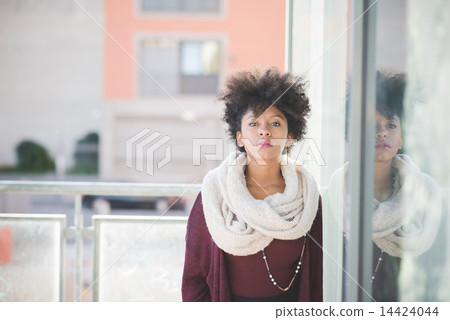 beautiful black curly hair african woman 14424044