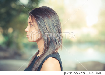 young beautiful brunette straight hair woman 14424608