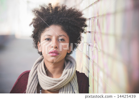 beautiful black curly hair african woman beautiful black curly hair african woman 14425439