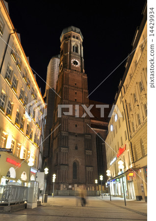 landmark. munich. germany 14429934
