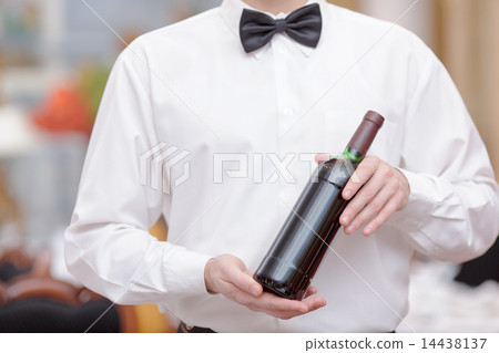 Waiter In the luxury restaurant 14438137