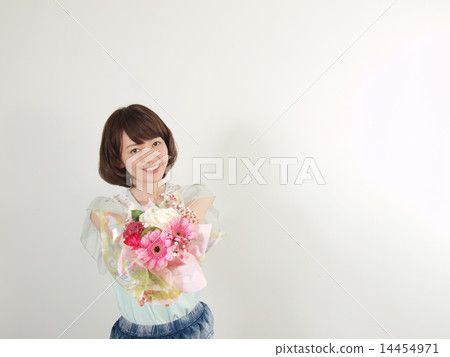 給花的一個少婦 14454971