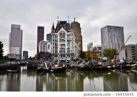 view of the canal in Rotterdam on a cloudy day 14455035