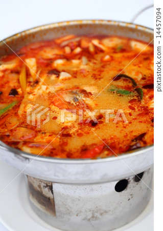 Tom Yum Goong - hot and spicy soup with shrimp 14457094