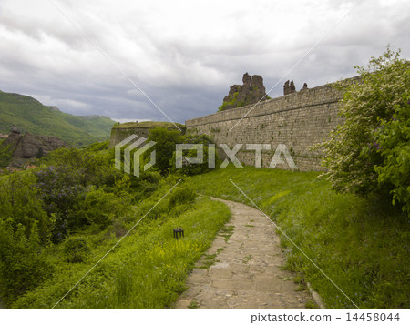 bulgaria, stone wall, grass 14458044