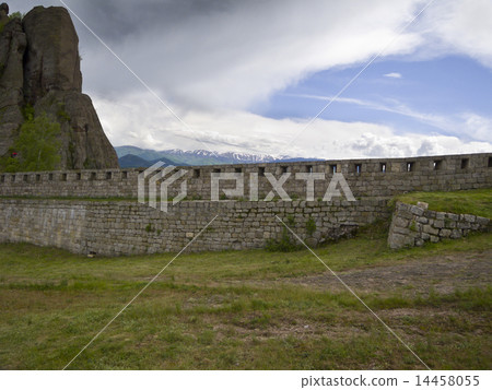 stone wall, grass, mountain peak 14458055