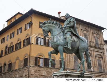 Statue of rider Cosimo Medici in Florence Statue of rider Cosimo Medici in Florence 14459800