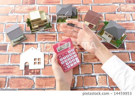 Person's hand who is afflicted with purchasing my home 14459953