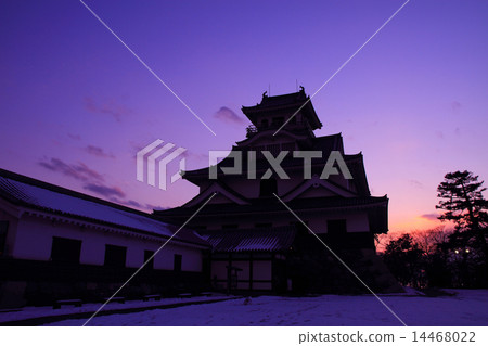 February Shiga Nagahama castle, castle tower silhouette (evening scenery) 14468022