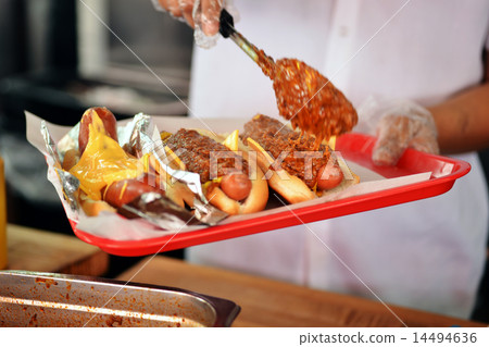 Los Angeles "Pink's" chili dog hot dog 14494636