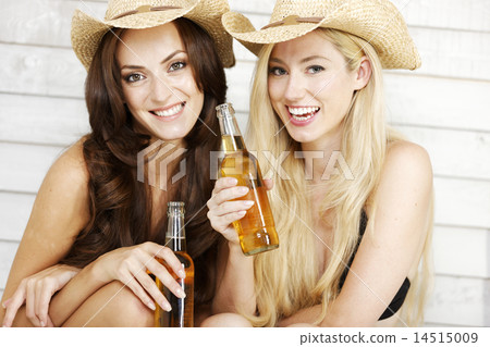 Two female friends together 14515009