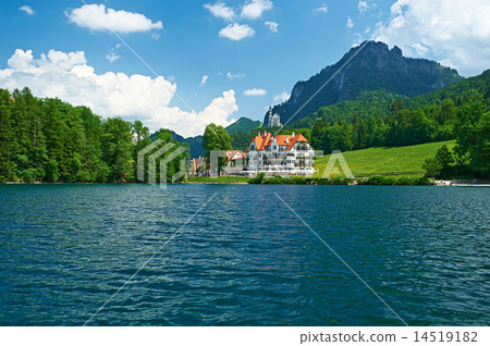 Alpsee lake at Hohenschwangau near Munich  14519182