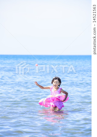 Swimming in the sea Swimming in the sea 14521563