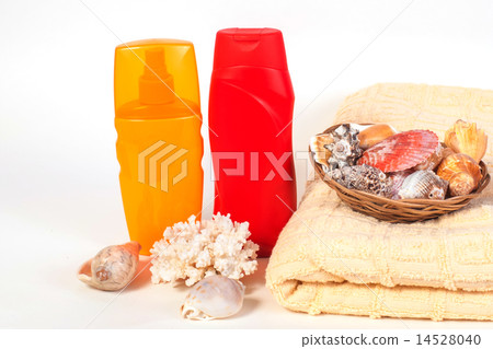 Bottle of shampoo and towel seashells, toy Bottle of shampoo and towel seashells, toy 14528040