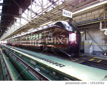 進入車庫的主叫火車 進入車庫的主叫火車 14528562