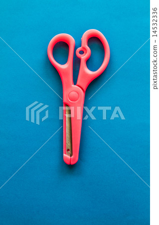 Pink Scissors 14532336