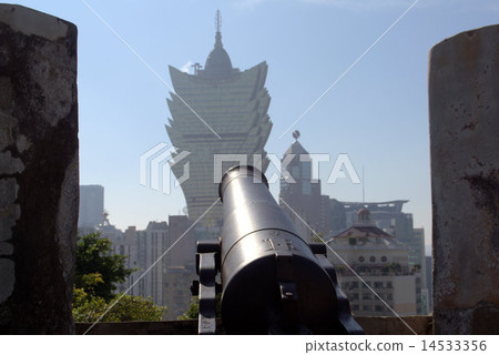 Cannon that aims at casino · Lisboa Cannon that aims at casino · Lisboa 14533356