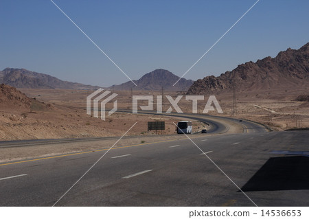Jordan desert drive (Driving in Jordan) Jordan desert drive (Driving in Jordan) 14536653