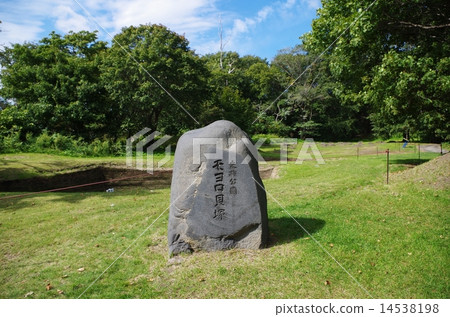 A monument of Moyolo shell mound 14538198