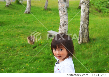 Shirakaba and a little girl Shirakaba and a little girl 14541235