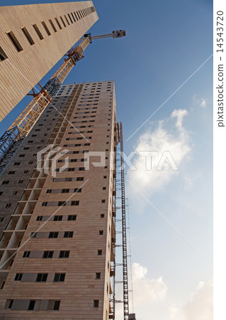 house under construction house under construction 14543720