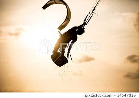 Kitesurfing 14547019
