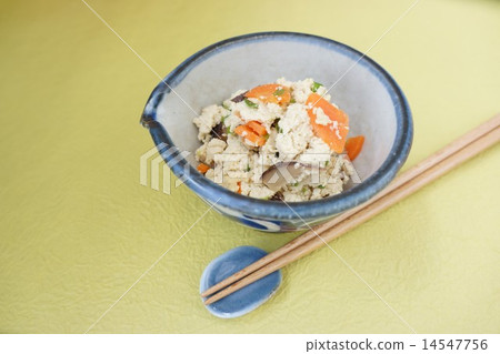 煮沸的粉末豆腐 煮沸的粉末豆腐 14547756