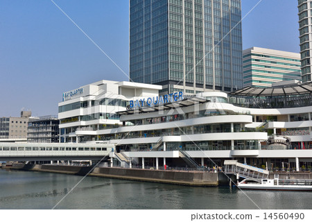 Yokohama Bay Quarter on a sunny day 14560490