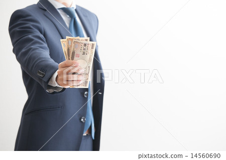 從胸部拿出鈔票的商人 14560690