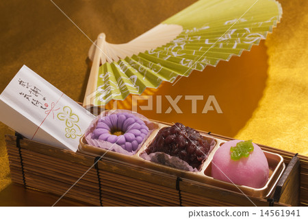 Fan and Japanese sweets · confectionery Fan and Japanese sweets · confectionery 14561941