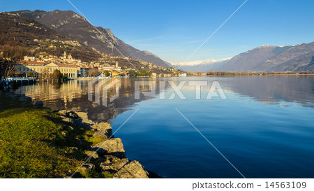 Iseo lake 14563109