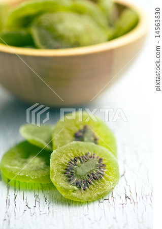 candied kiwi fruit 14563830