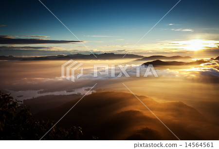 Amazing sunrise seen from Sri Pada 14564561