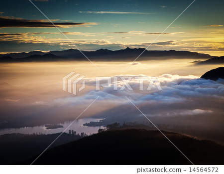 Amazing sunrise seen from Sri Pada Amazing sunrise seen from Sri Pada 14564572