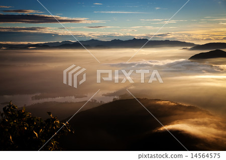 Amazing sunrise seen from Sri Pada 14564575