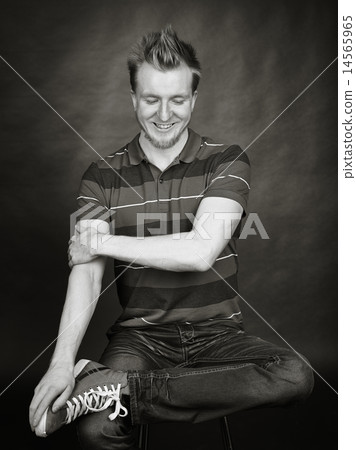 Expressive man 14565965