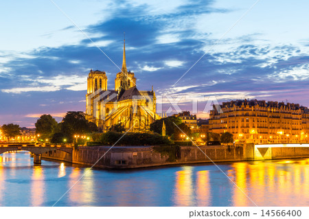 Notre Dame Cathedral Paris dusk Notre Dame Cathedral Paris dusk 14566400