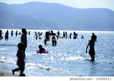A sea bathing customer's silhouette 14566812