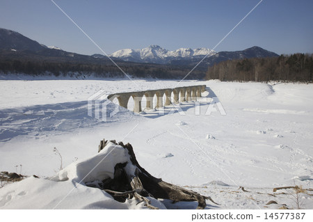 Lake Bryhee 14577387