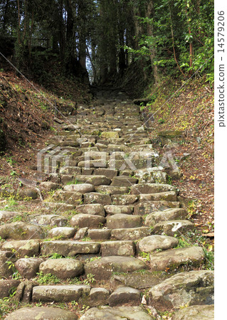 Kumano Honkyō Taisha Shrine's way of prayer 14579206