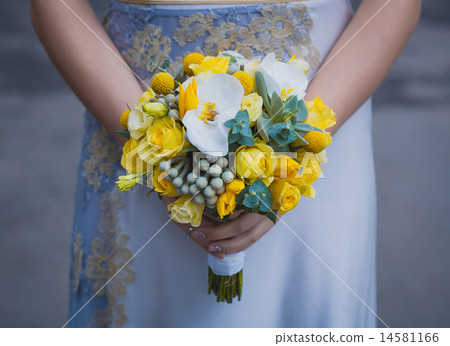 beautiful bouquet in the the bride's hands beautiful bouquet in the the bride's hands 14581166