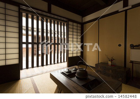 Between grid house shop 14582448
