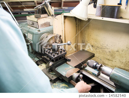 lathe manufacturing 14582540
