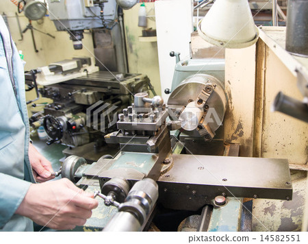 lathe manufacturing 14582551