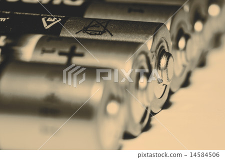 Batteries Batteries 14584506