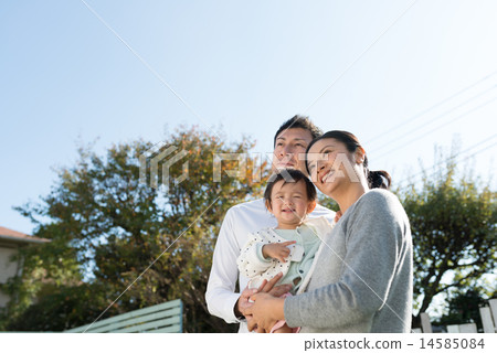 A family A family 14585084